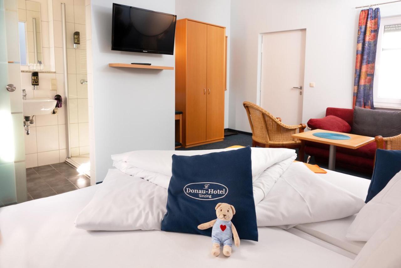 Donau-Hotel Sinzing Eksteriør billede