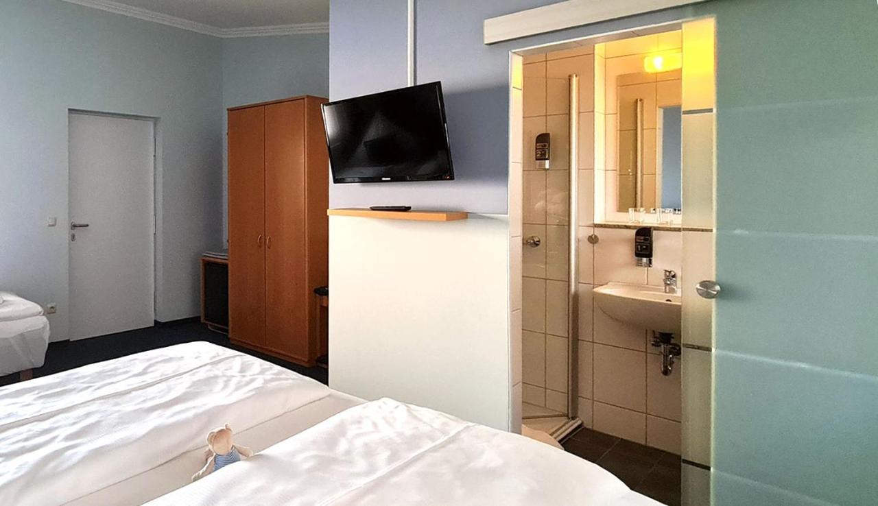 Donau-Hotel Sinzing Eksteriør billede