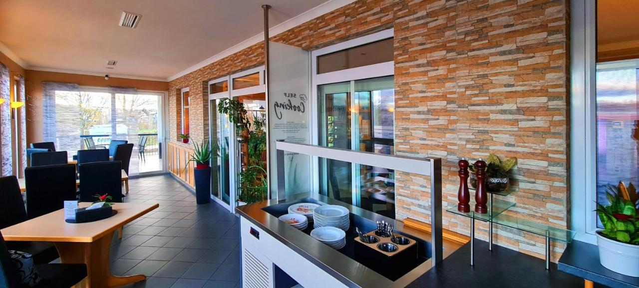 Donau-Hotel Sinzing Eksteriør billede