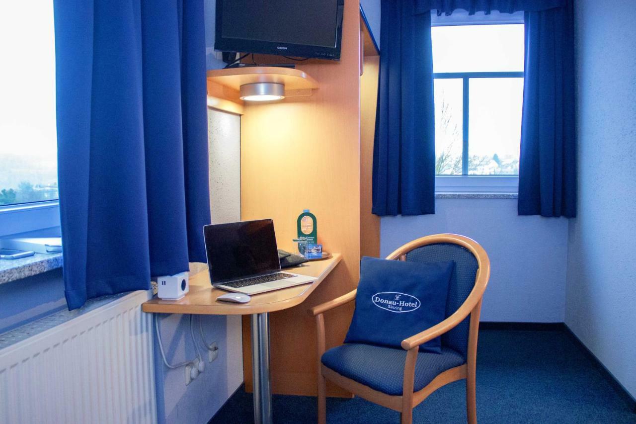 Donau-Hotel Sinzing Eksteriør billede