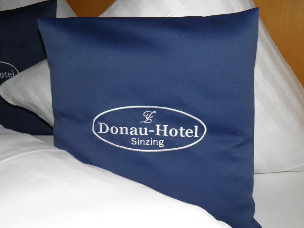 Donau-Hotel Sinzing Eksteriør billede