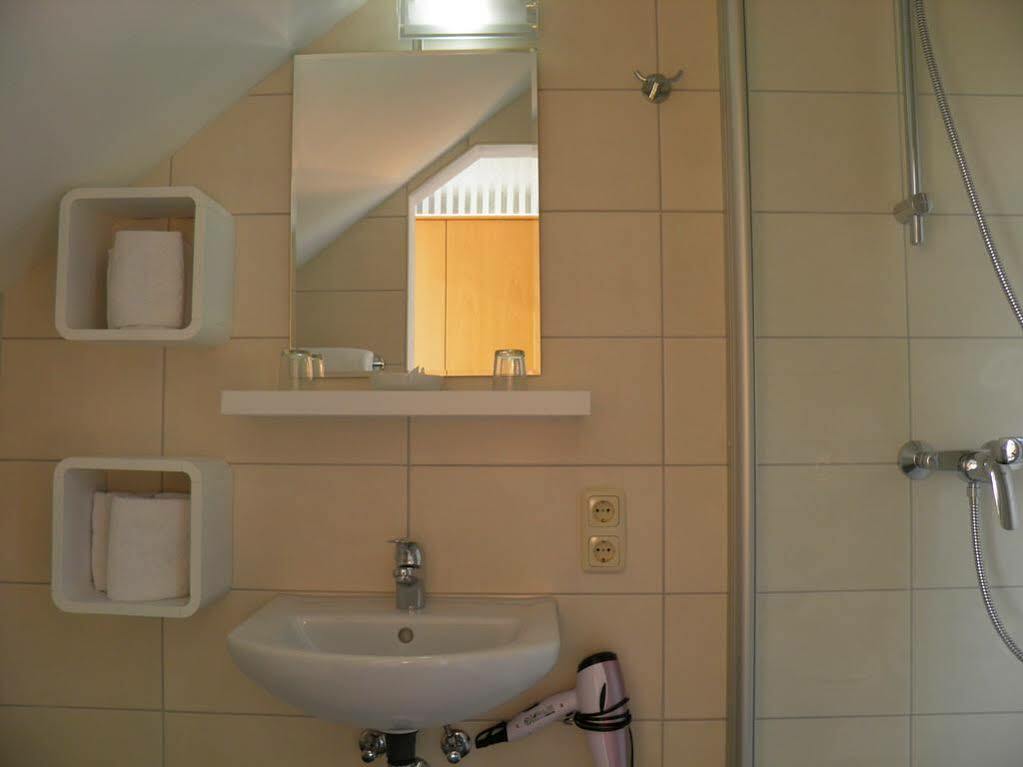 Donau-Hotel Sinzing Eksteriør billede